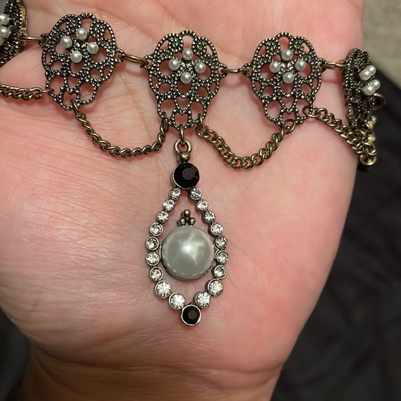 Choker - Picture 2 of 2